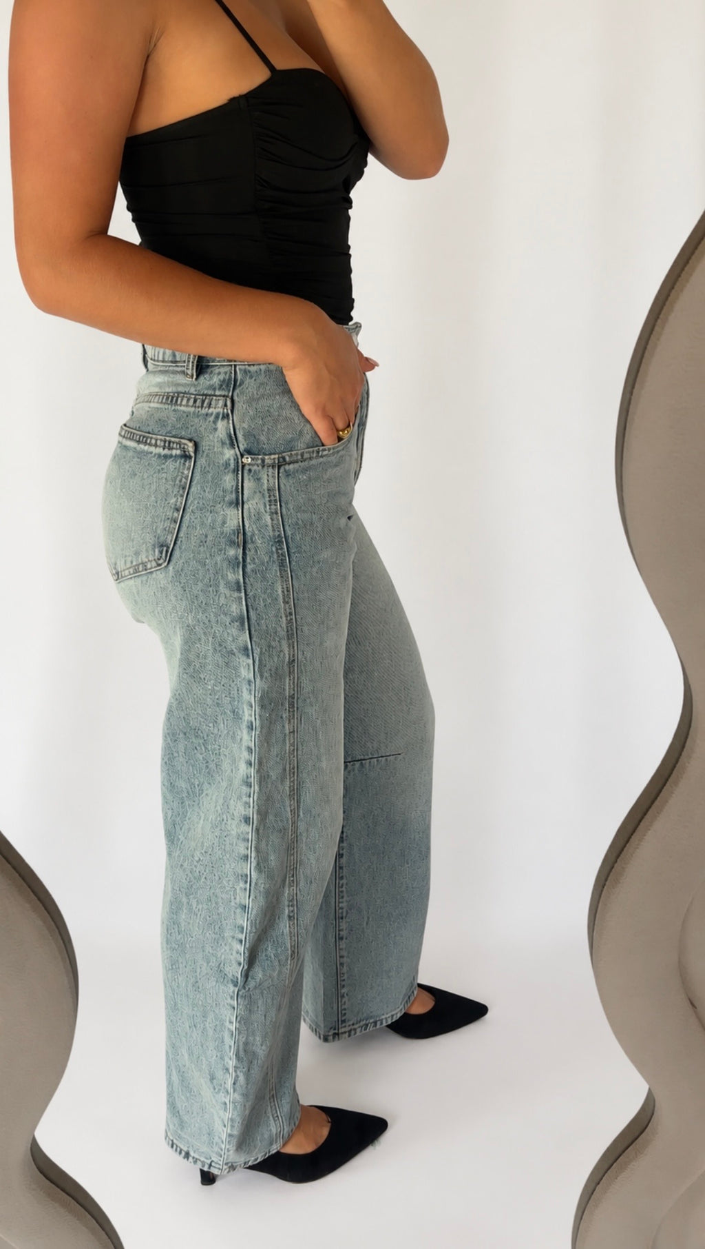 THE LIVIA BALLOON JEANS