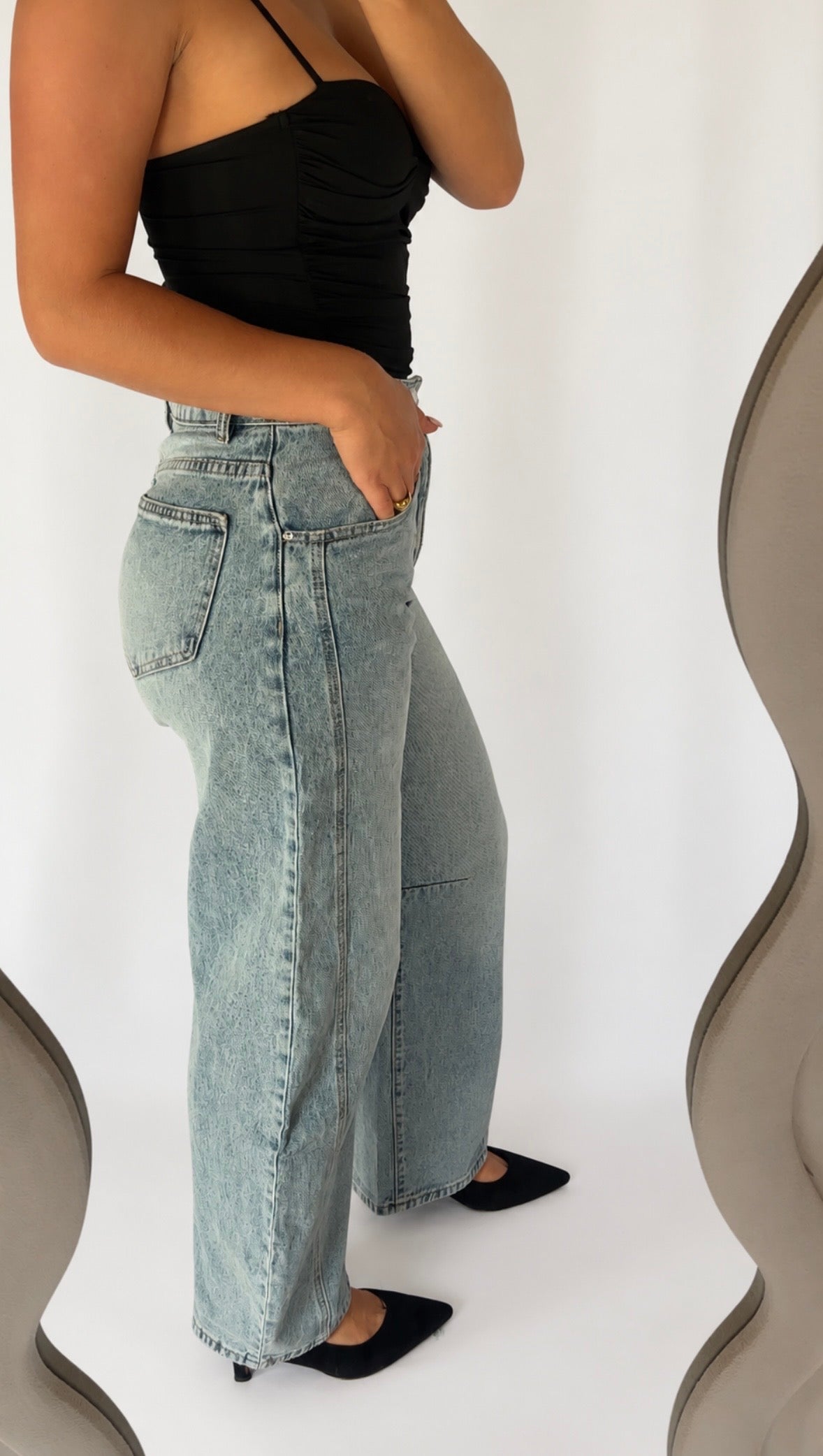 THE LIVIA BALLOON JEANS