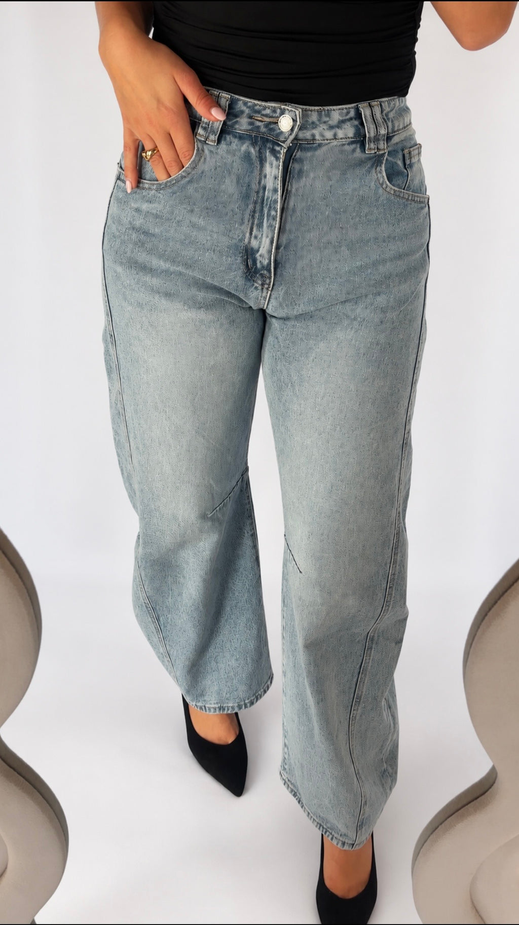THE LIVIA BALLOON JEANS