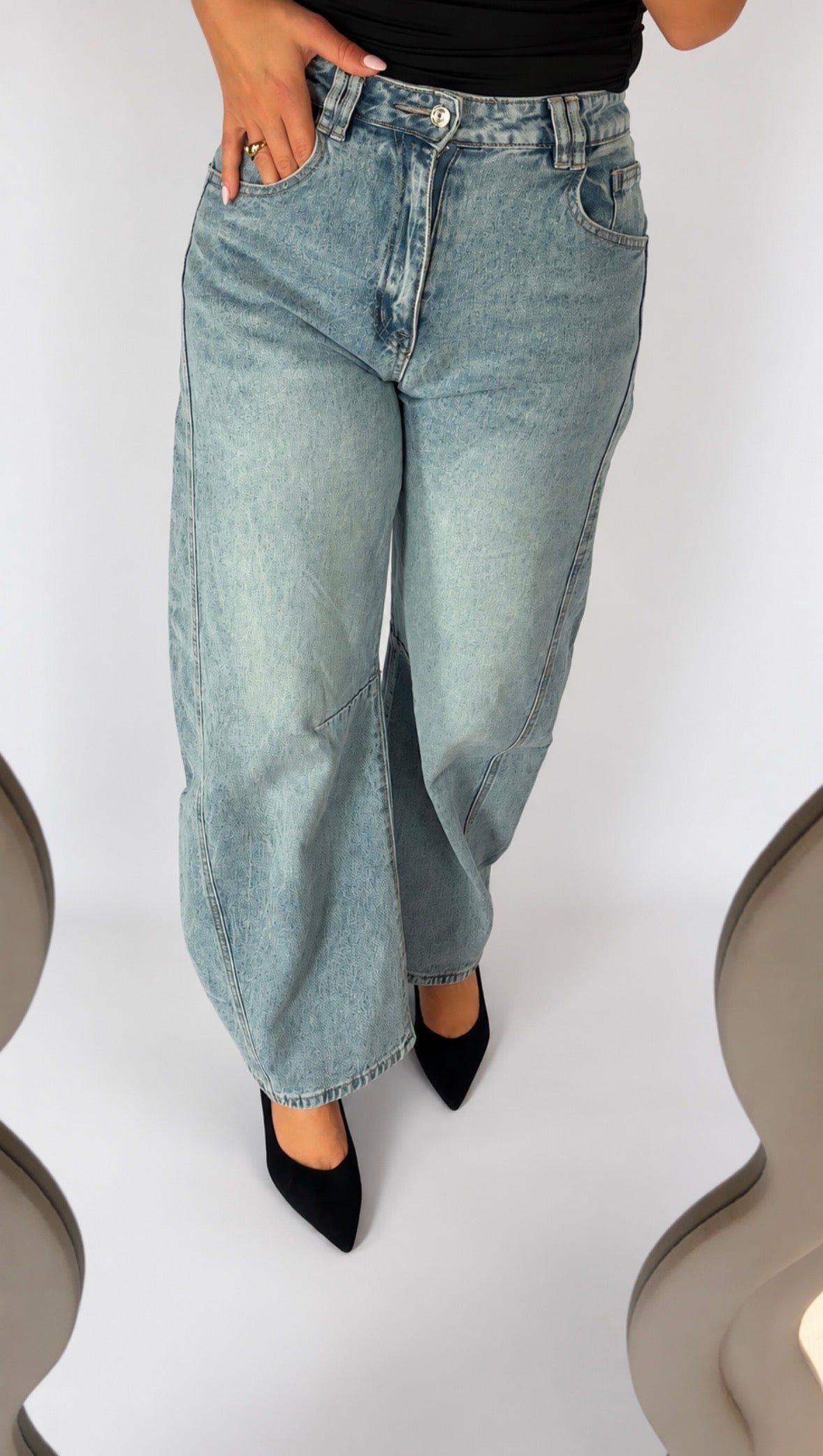 THE LIVIA BALLOON JEANS